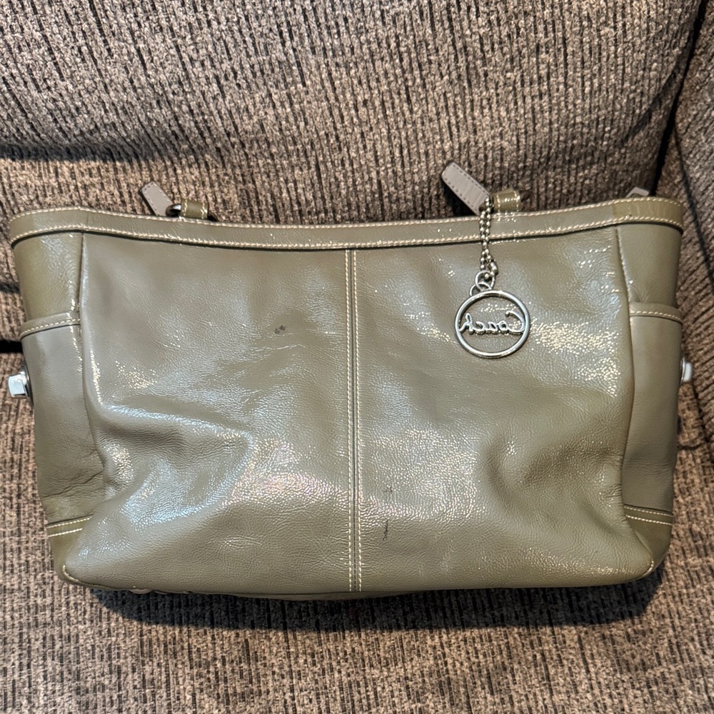 Vintage Coach Metallic Olive Leather Tote - Picture 2 of 9